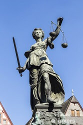 Retfærdighedens gudinde statuer